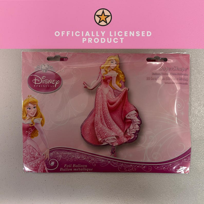 Pu&ograve; includere: Un palloncino in alluminio Disney Princess Aurora nella sua confezione originale. La confezione presenta uno sfondo rosa con un'immagine di Aurora in un abito rosa, il logo Disney Princess e il testo SuperShape 71 cm per 86 cm.