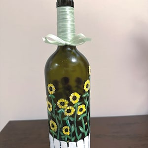 Wine bottle with fairy lights, hand painted wine bottle, Sunflowerd decor, indoor outdoor lighted bottles, painted whiskey bottles