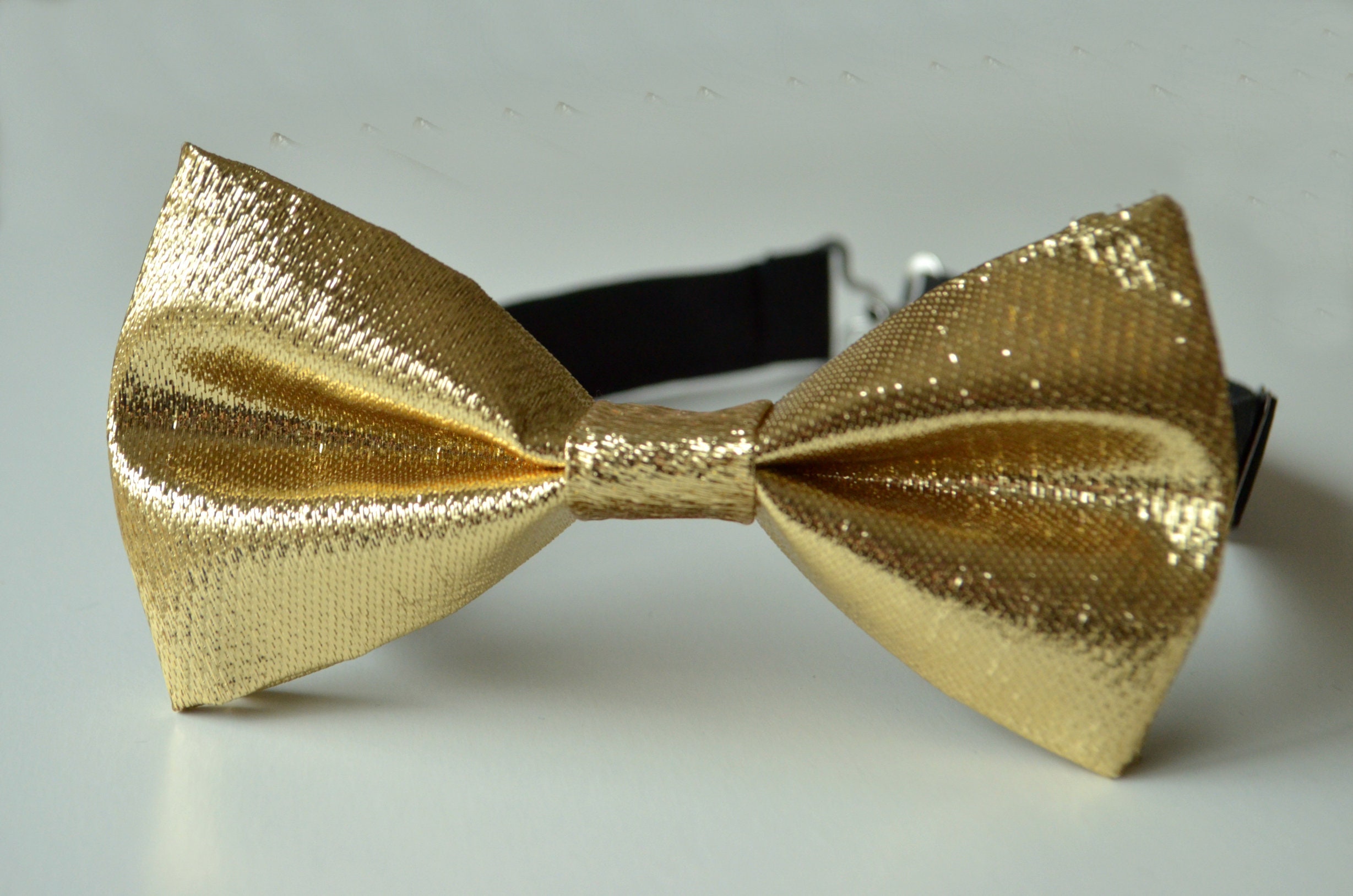 Gold Sequin Pre-Tied Adjustable Bow TieMen/'s or Boys Bow Tie