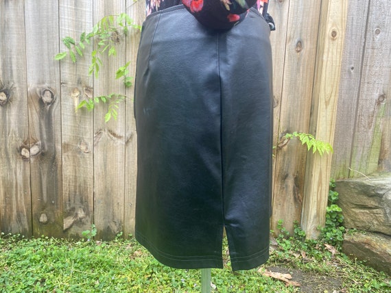 Black faux leather mini skirt - image 4