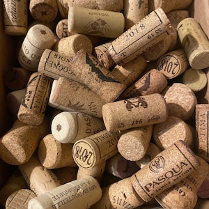 Corks, corks, corks! Wine corks!