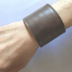 Monedero pulsera pulsera de cuero pulsera beige marrón billetera hombres mujeres dinero escondite secreto compartimento billetera billetera de viaje