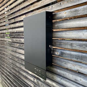 Moderne zwarte brievenbus, wandbrievenbus met huisnummers, grote aangepaste brievenbus met slot, moderne gepersonaliseerde brievenbus