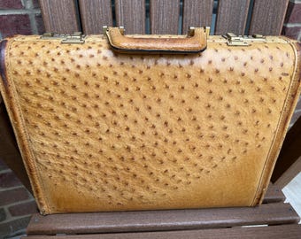 Genuine 100% Ostrich briefcase, perfect condition. Vintage from the 1990's from South Africa, FREE shipping!