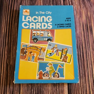 Vintage In The City LACING CARDS de Golden 1984