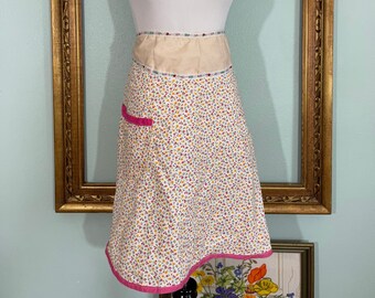 Vintage pink and yellow ditsy floral print apron | vintage floral half apron