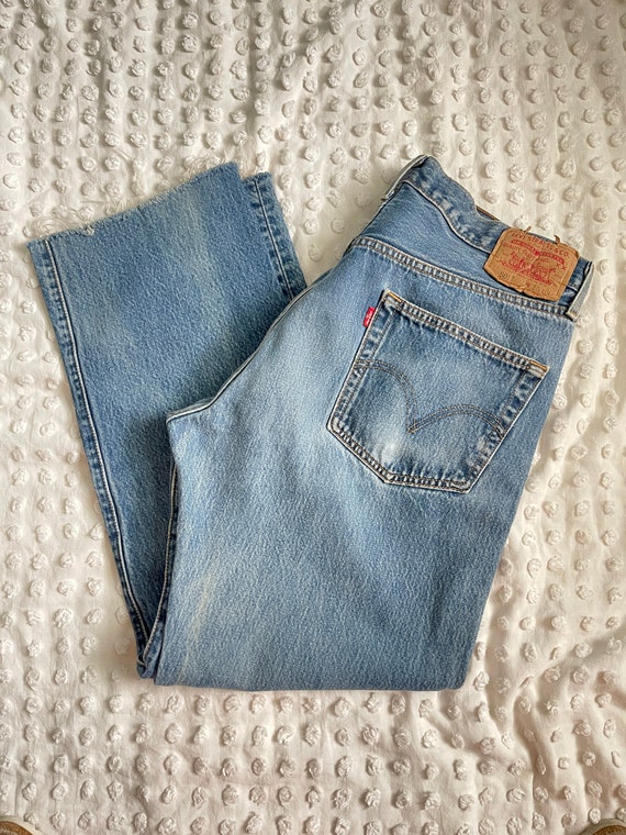 Vintage 2002 Levi Strauss 501 cropped jeans | Lev… - image 1