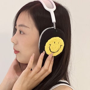 Crocheted Smiling Face Airpods Max Cases Headphone Covers AirPod Max Cover Handmade Gifts