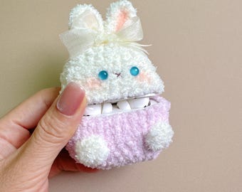 Funda de conejo peludo para AirPods 4, funda tejida a crochet para Apple AirPods, funda divertida para AirPods Pro, funda bonita para AirPods, funda de crochet para auriculares.
