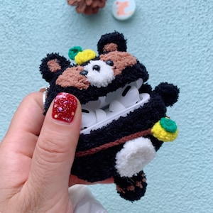 Étui Airpod noir au crochet en forme de raton laveur, étui Airpods Pro, étui drôle pour Airpod en raton laveur, étui Airpod Pro noir mignon au crochet, étuis pour casques, housse pour Airpods