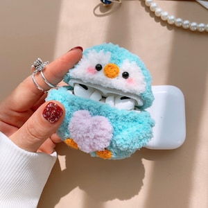 Szydełkowe, puszyste etui na słuchawki AirPods z pingwinem, pluszowe etui na AirPods Pro, urocze etui na słuchawki AirPods, ręcznie robiony prezent dla dziewczynek