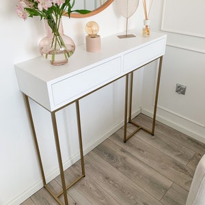 DAKOTA-Witte kaptafel met laden op gouden poten, console, kaptafel, gouden frame, console met laden, wit mat MDF, matte console