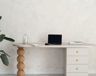 Bureau TAVON avec tiroirs et pieds décoratifs en chêne | Bureau moderne pour travailler et étudier BUREAU AVEC RÉCIPIENT pour cosmétiques jeunesse