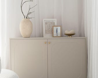 Modern kashmirbyrå | kashmirbyrå med dörrar för sovrummet, beige fristående byrå för vardagsrummet eller matsalen.