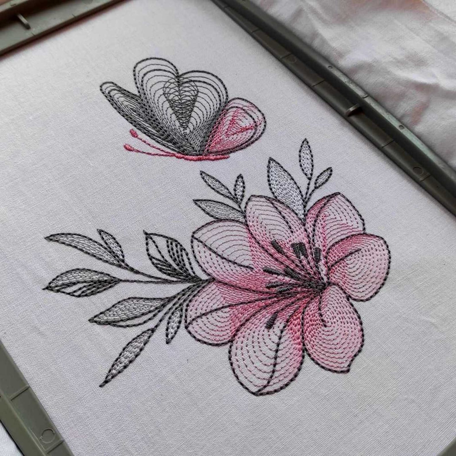 Butterfly Flower Outline Embroidery Design | 6x10 Hoop Digital File ...
