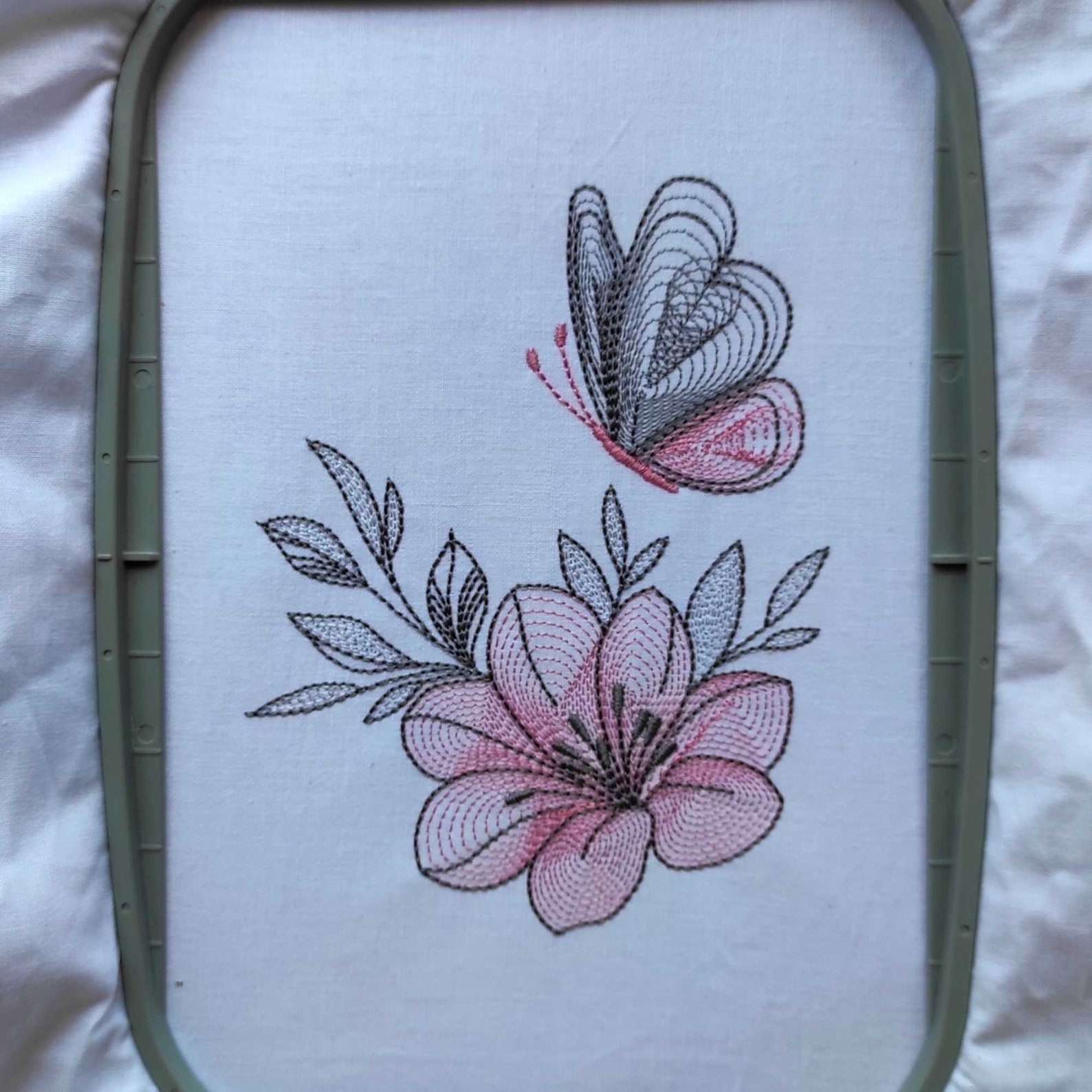 Butterfly Flower Outline Embroidery Design | 6x10 Hoop Digital File ...