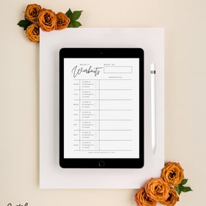 Puede incluir: Un planificador de entrenamiento semanal en la pantalla de una tableta con fondo blanco. El planificador tiene una secci&oacute;n para cada d&iacute;a de la semana, con casillas de verificaci&oacute;n para entrenamiento cardiovascular, de fuerza y ​​otros.