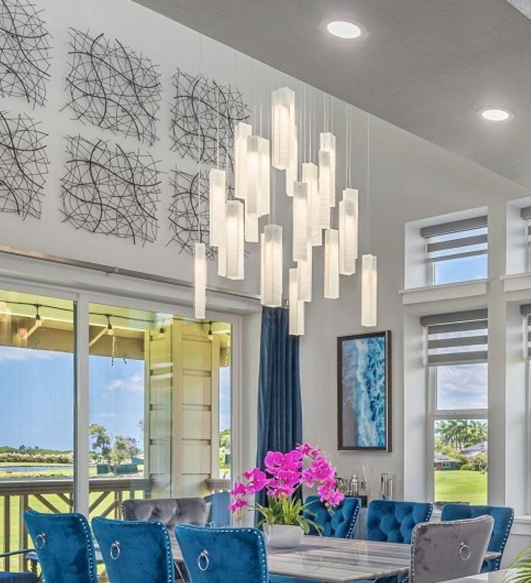 Modern Hanging Light: Exquisite Art Glass Chandelier for Dining
