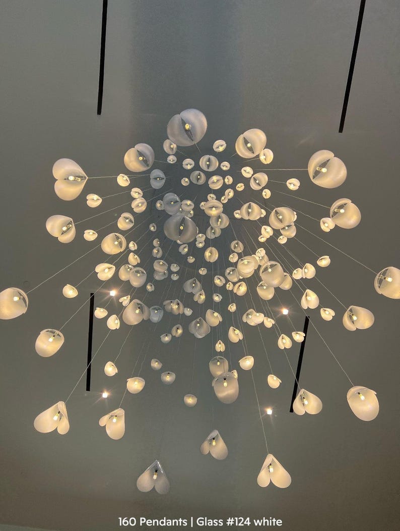Lustre de vidro soprado para iluminação de hall de entrada. Luminária pendente longa de vidro, lustre em formato de bolha. Luminária pendente em cascata. imagem 3