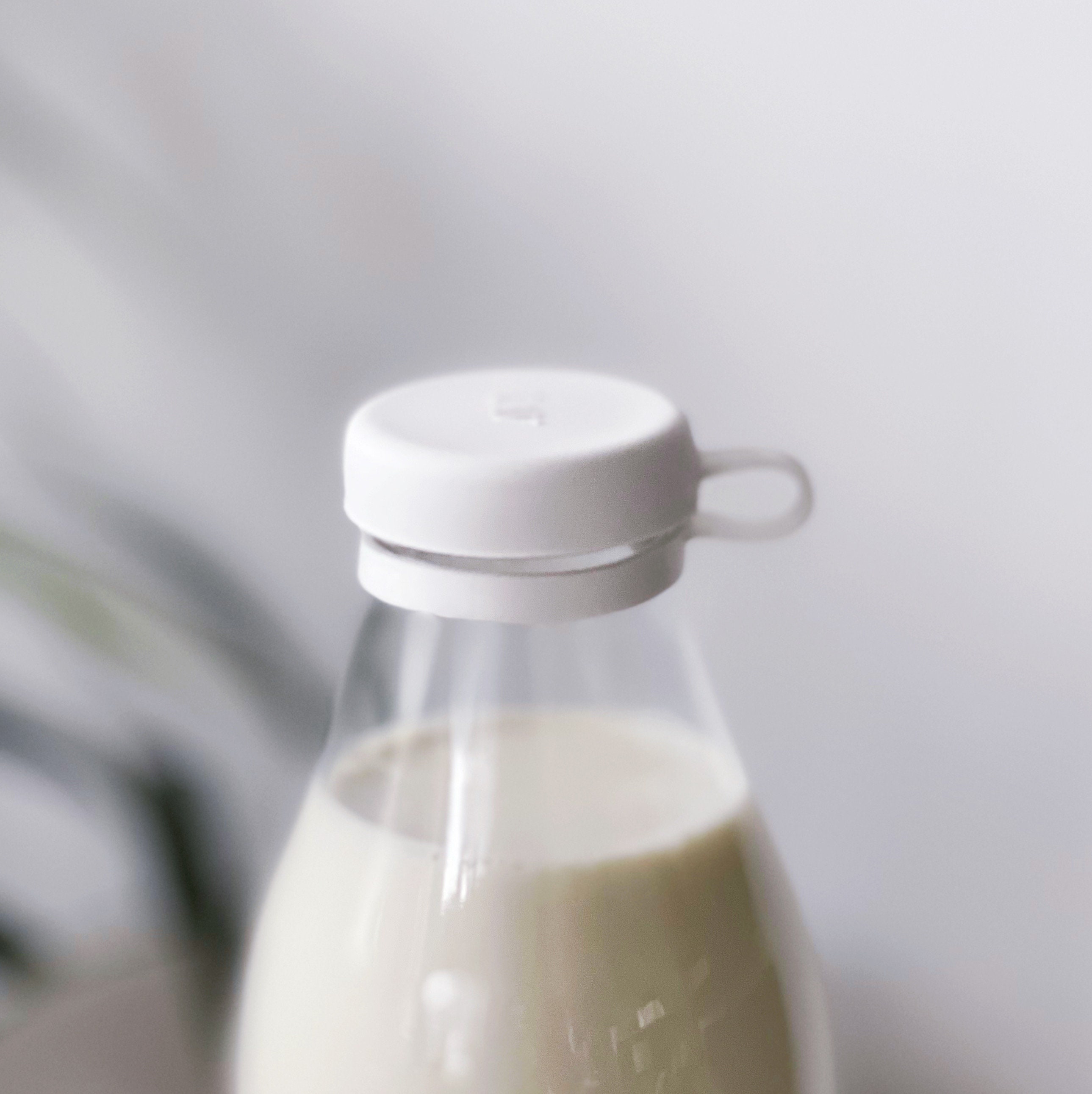 Refillable 1L Glass Milk Bottle With White Waterproof -  Sweden