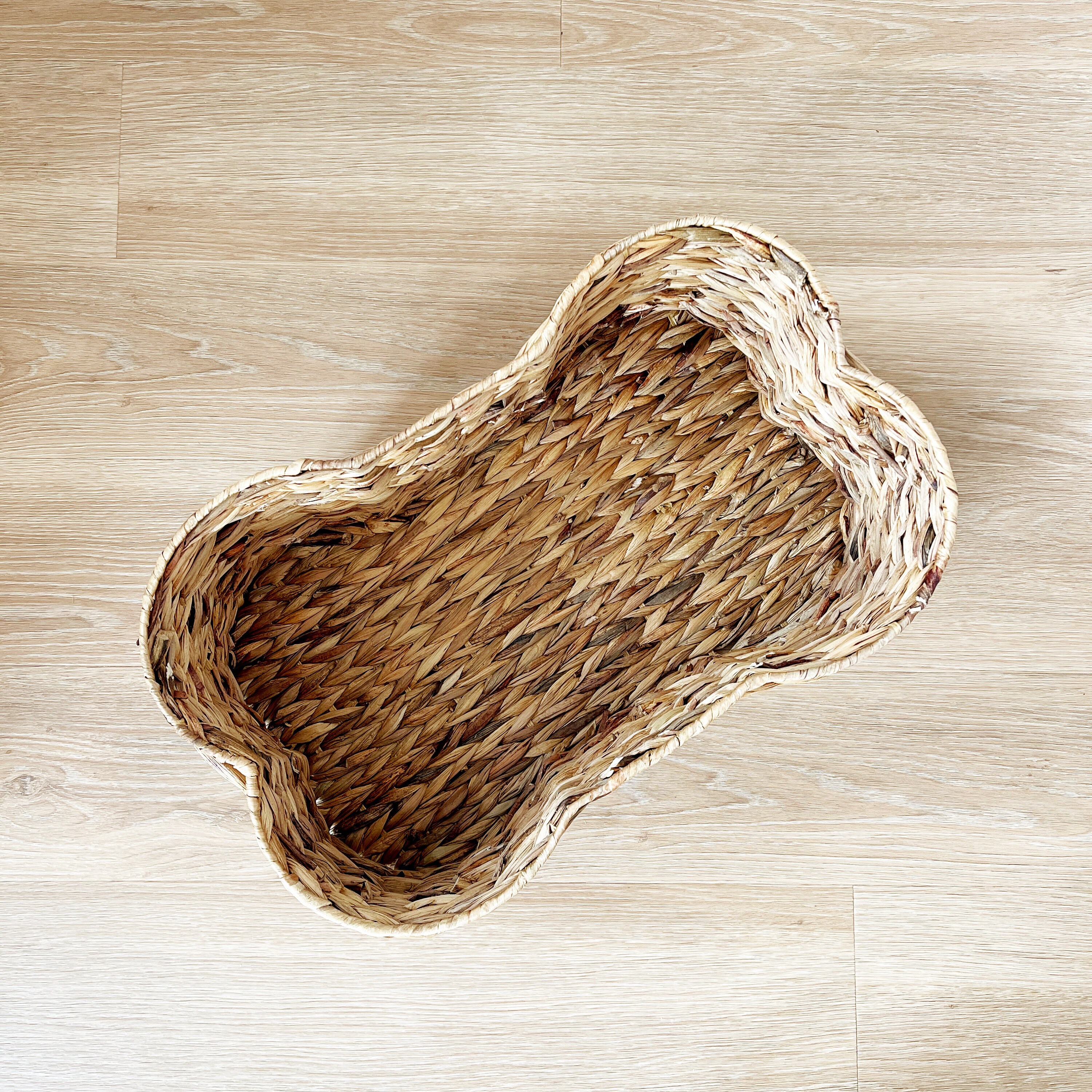 Dog bone shaped basket 2025