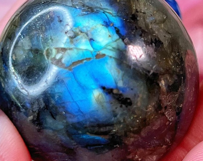 pretty electric blue flash labradorite sphere