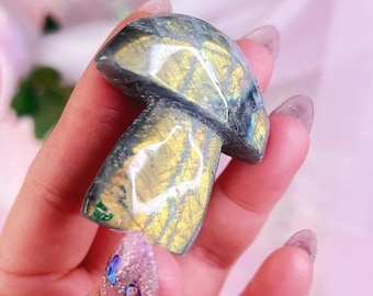 labradorite mushroom crystal carving (j)