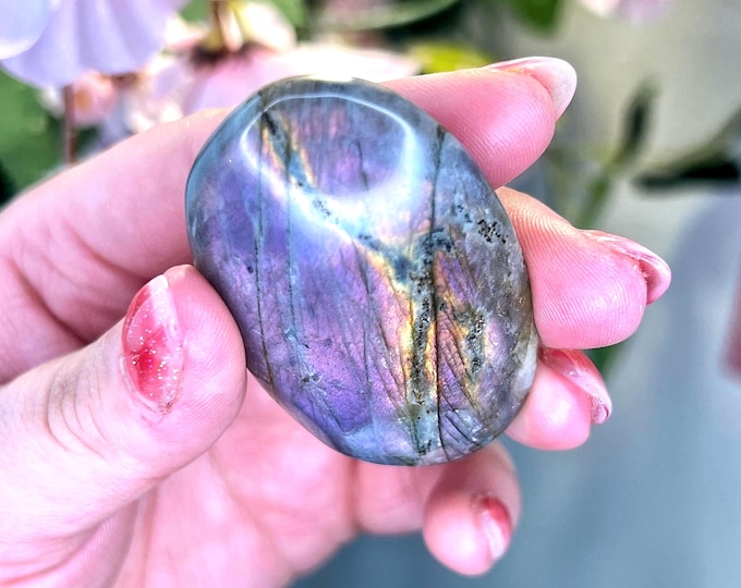 flashy purple labradorite palm stone (as)