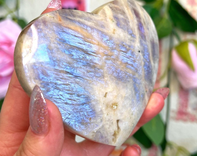 bright electric blue flash moonstone heart with sunstone glimmers (h5)