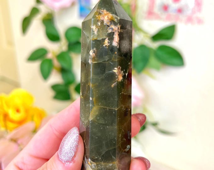 saturated green tourmaline tower