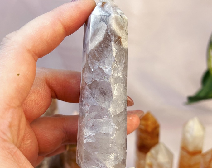 blue flower agate in quartz tower