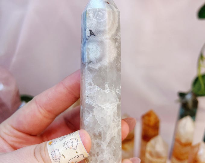 blue flower agate in quartz tower (tw2)