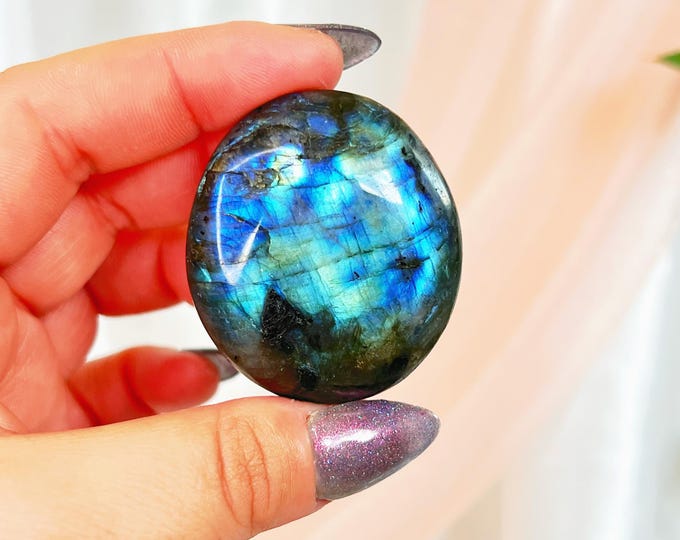 light & dark blue labradorite palm (ac)