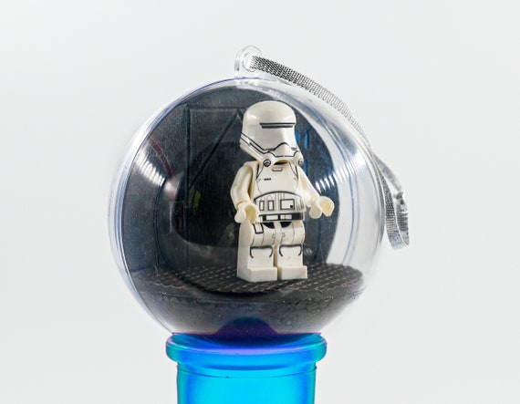 Star Wars Stormtrooper Decorating A Tree Musical Globe