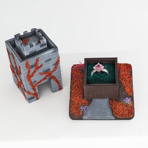 Miniature Autumn Castle Engagement Ring Box, Geeky Wedding Proposal, Unique Ring Box, Nerdy Wedding Idea, Fantasy wedding, Medieval Wedding