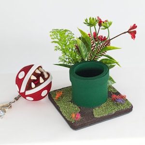Super Mario Bros Piranha Plant Engagement Ring Box, Geeky Engagement, Unique Ring Box, Nerdy wedding, Video Game Engagement, Proposal Box