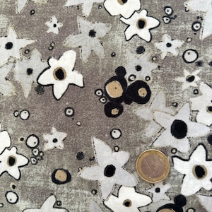 Gray flower patchwork fabric, Gallery Fiori - Karen Tusinski - Lilla Rogers Studio - P&B Textiles - collector&#39;s fabric