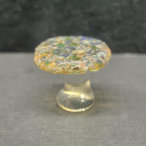 Rzeźba ze szkła grzybowego, miniaturowa sztuka grzybowa, malutki szklany grzyb, prezent grzybowy dla niej, miniaturowe grzyby, ręcznie robiony szklany grzyb