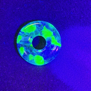 Uranium glass pendant, glowing glass jewelry, handmade uranium glass