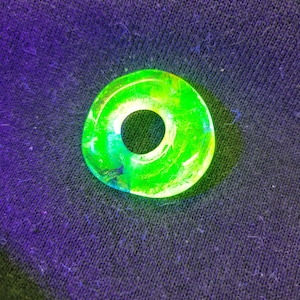 Uranium glass pendant, glowing glass pendant, handmade uranium glass, uranium glass jewelry