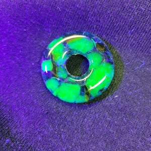 Uranium glass pendant, glowing glass pendant, handmade uranium glass, uranium glass jewelry