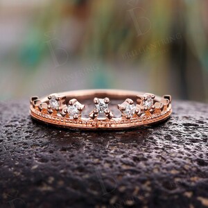 Vintage diamond wedding band rose gold vintage art deco crown rings antique stacking matching bands unique promise anniversary wedding ring