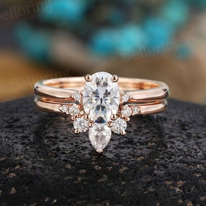 Vintage Oval Moissanite engagement ring set rose gold art deco diamond rings pear shaped moissanite curved band anniversary bridal set