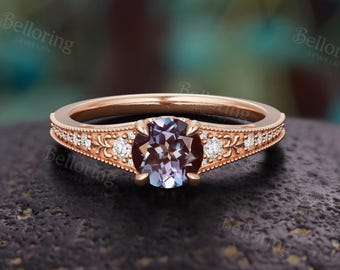 Vintage Alexandrit Verlobungsring: Zarter 14K Roségold Milgrain Versprechensring für Frauen
