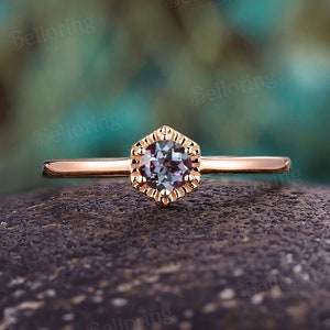 Vintage Round Alexandrite Engagement Ring Art Deco Rose Gold Ring Solitaire Hexagon Bezel Set Ring Unique Anniversary Bridal Ring