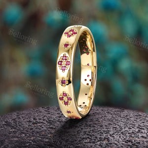 Vintage robijnrode trouwring: 14 kt geelgouden stapelbare trouwring bloemen jubileum voor haar