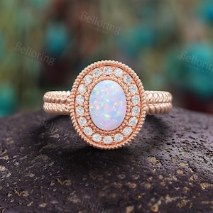 Vintage ovale opaal verlovingsring, unieke moissanite halo milgrain trouwring, 14 kt roségouden ring, art deco opaal beloftering, bruidssieraden