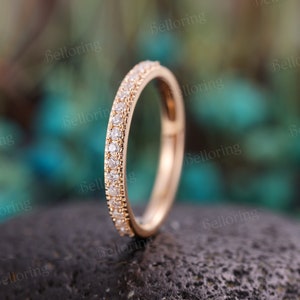 Alianza de boda vintage de moissanita, anillos apilables de media eternidad con milgrain en oro rosa, delicada alianza art déco a juego, anillo de aniversario de promesa.