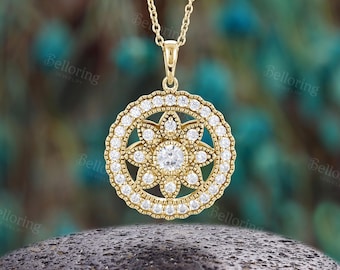 Vintage Floral Moissanite Anhänger Halskette: Art Deco Gelbgold Halo Blumenhalskette, Jubiläumsgeschenk