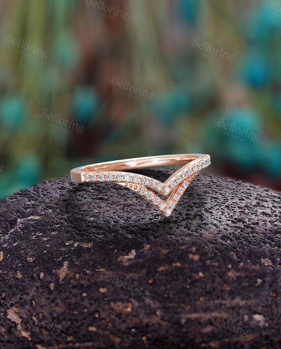 ラボグロウンダイヤモンドパヴェカーブバンド - 14KゴールドダブルV